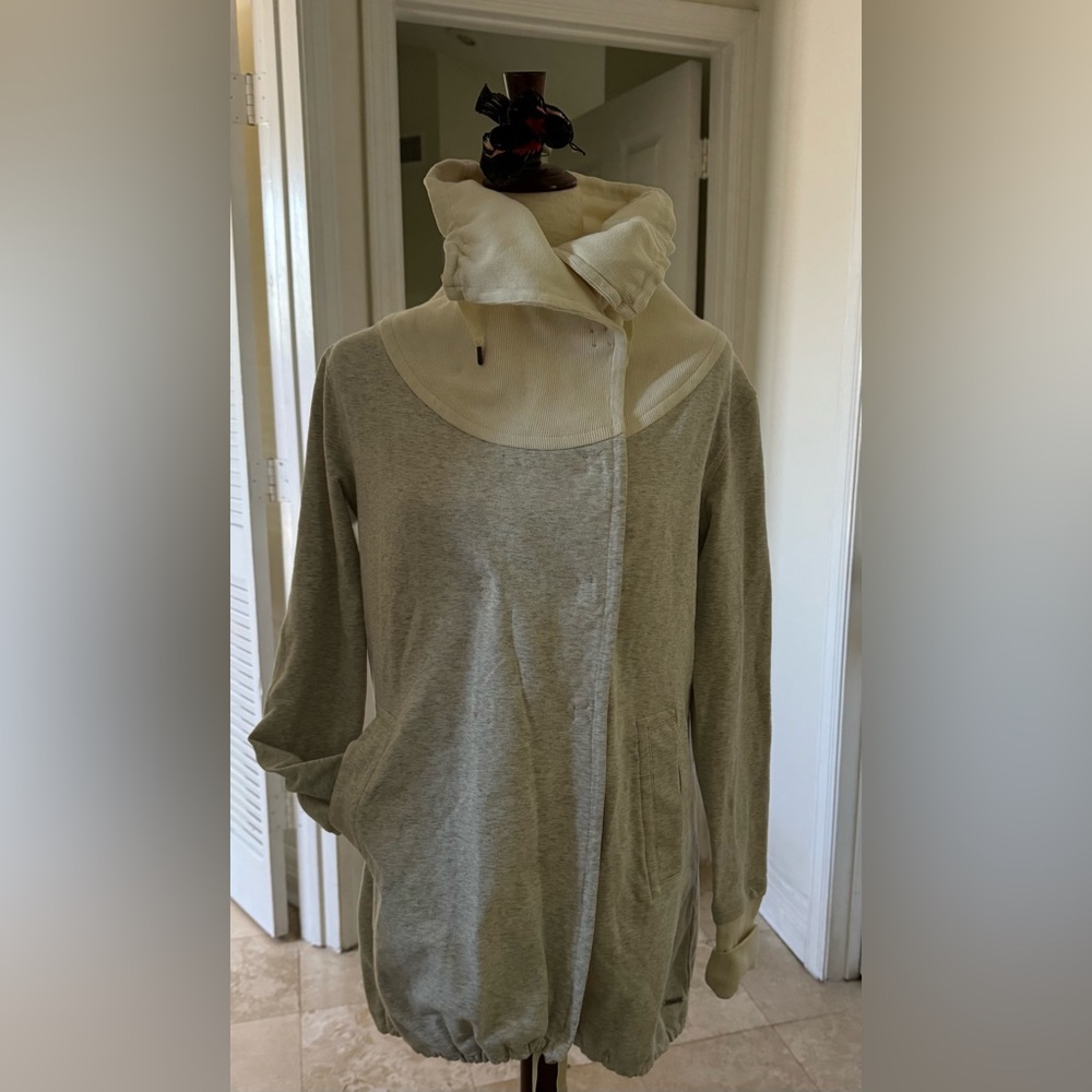 Lululemon Wrap Up Jacket - Picture 2 of 16